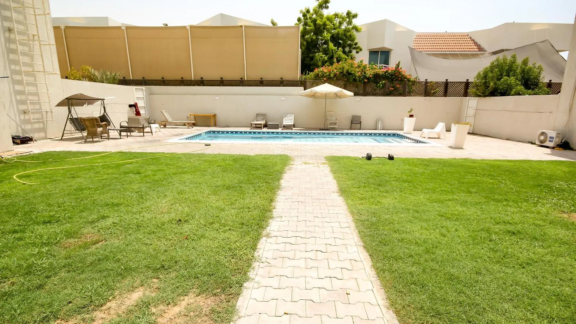 Relaxing Private Rooms In Compound Housing Near Burj Alarab Villa 124 Dubai 0*,