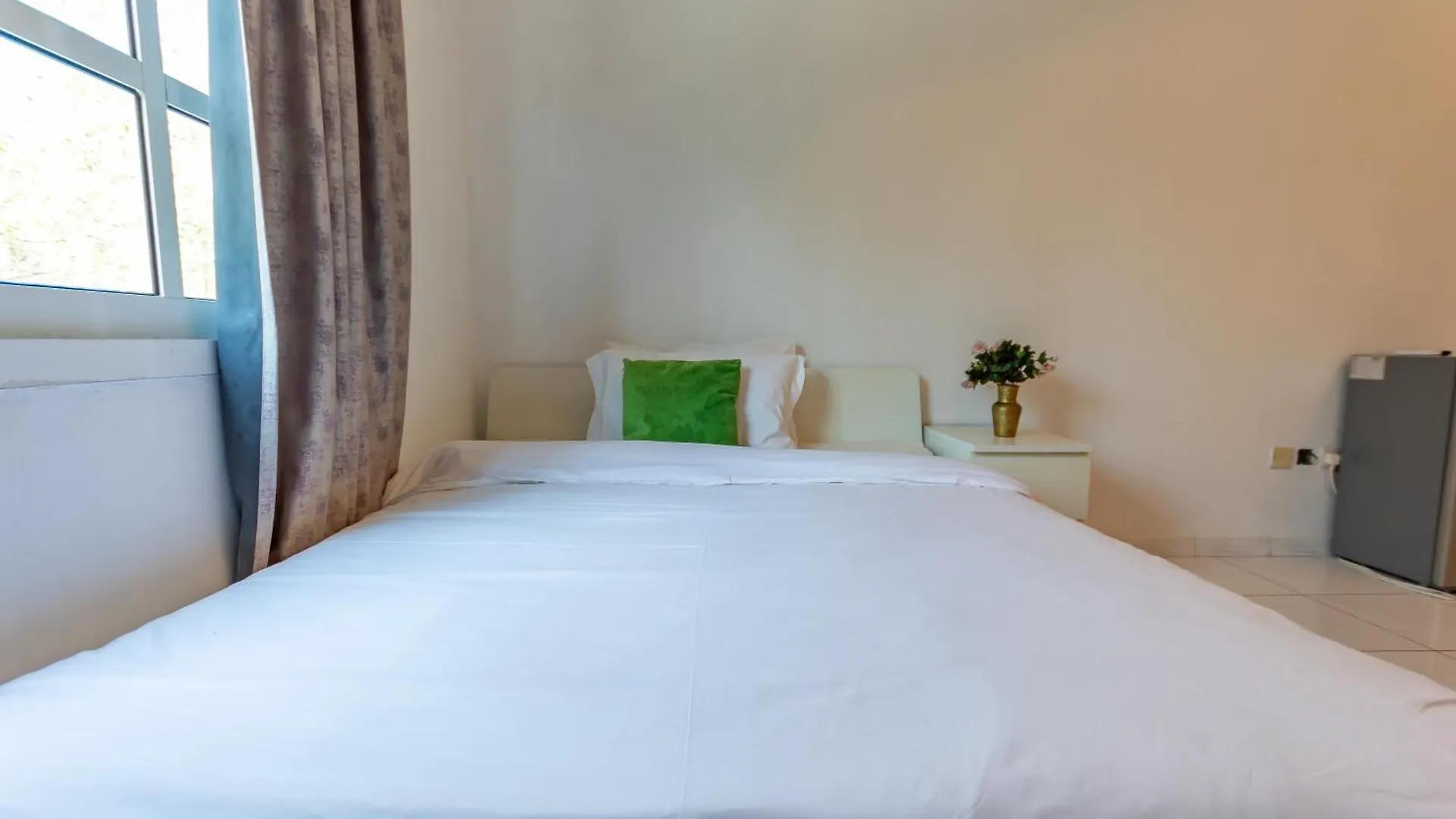 Relaxing Private Rooms In Compound Housing Near Burj Alarab Villa 124 Dubai Homestay